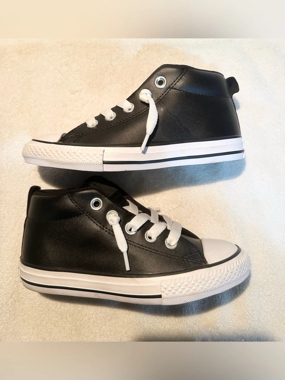 Converse kids chuck Taylor mid top sneakers black leather size 13 youth new